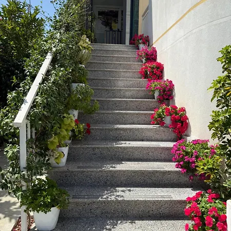 アパート Marjana Sarandë